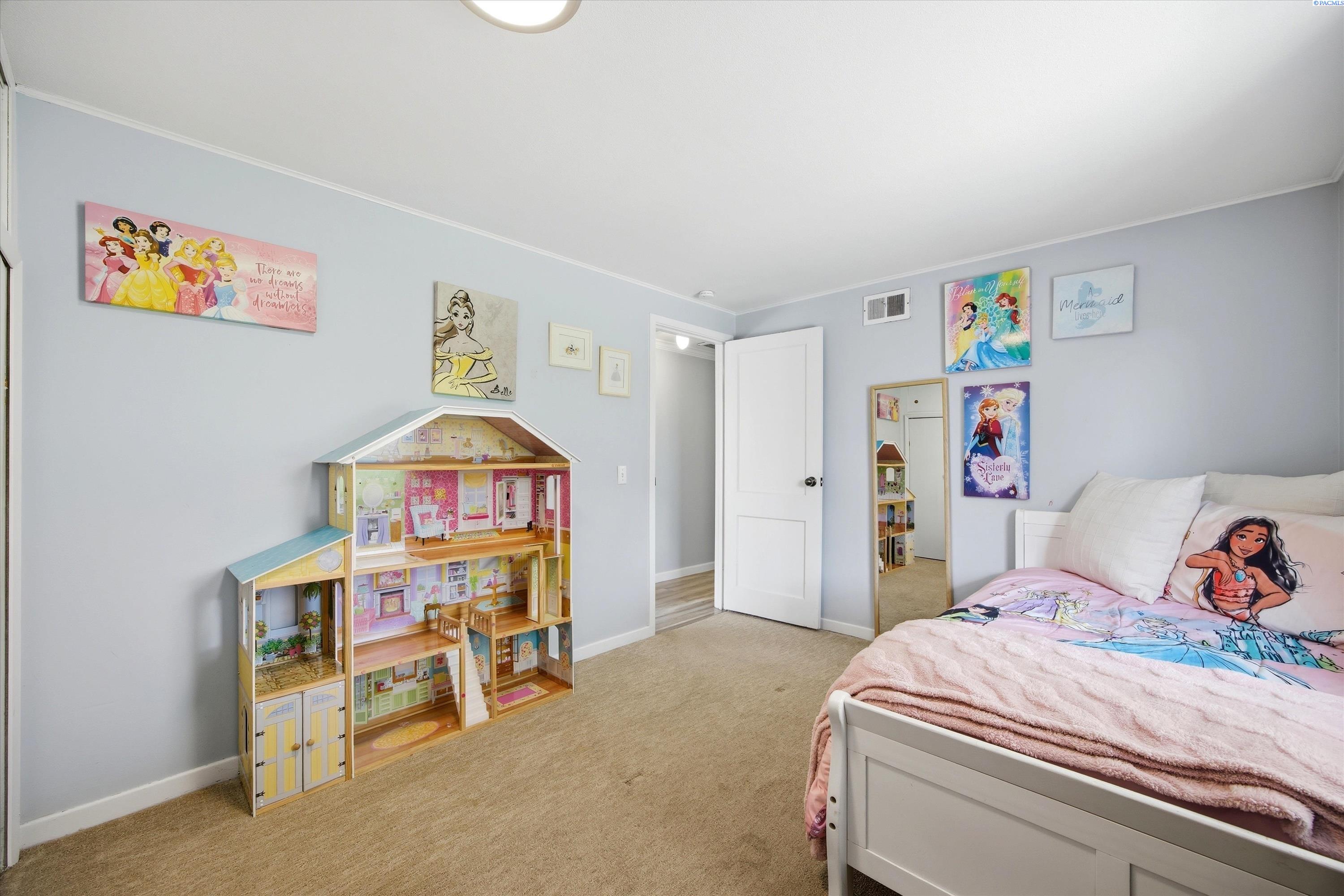 906 Chestnut Ave