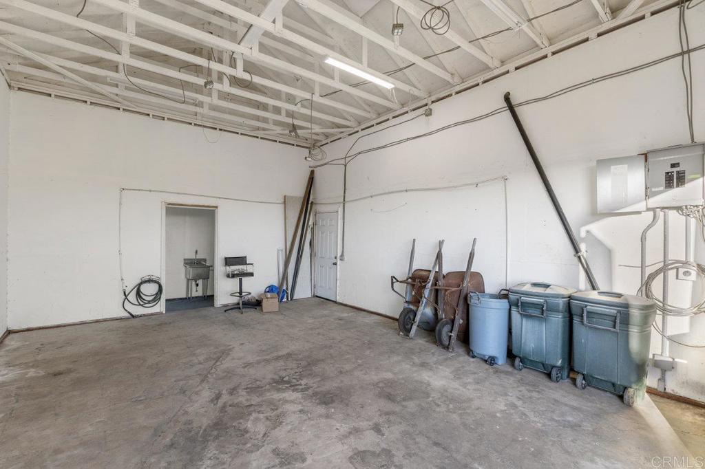 6412 Lago Grande Drive