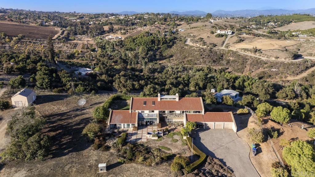 6412 Lago Grande Drive