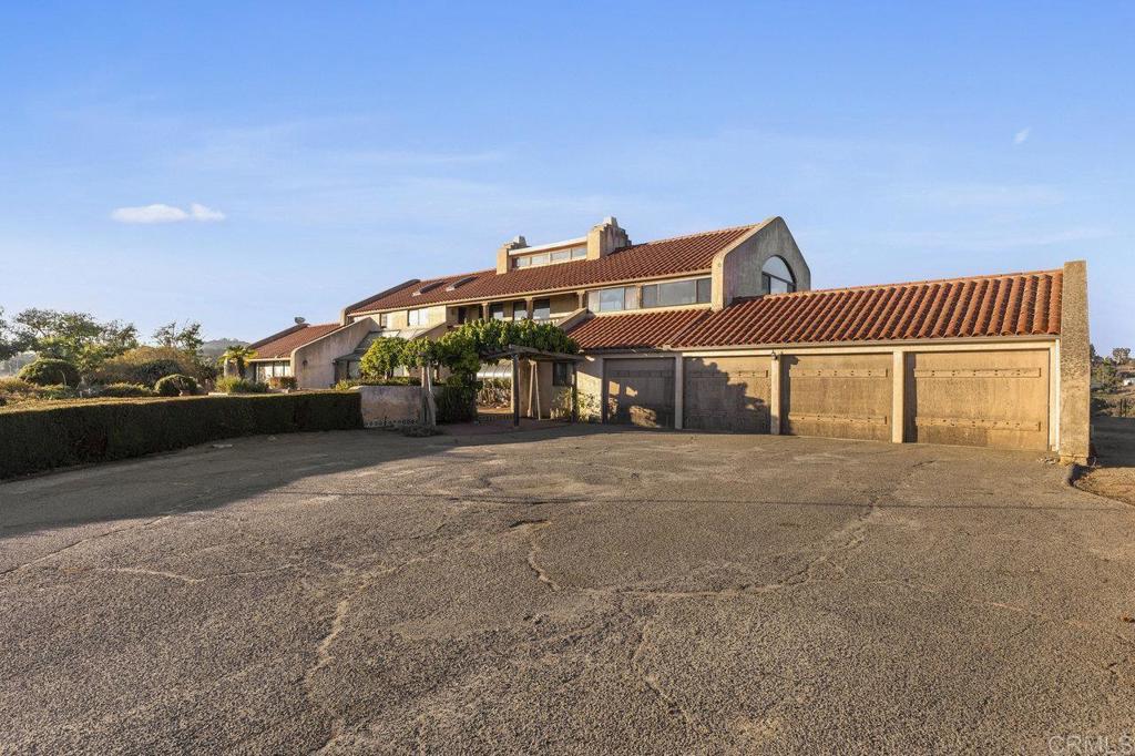 6412 Lago Grande Drive