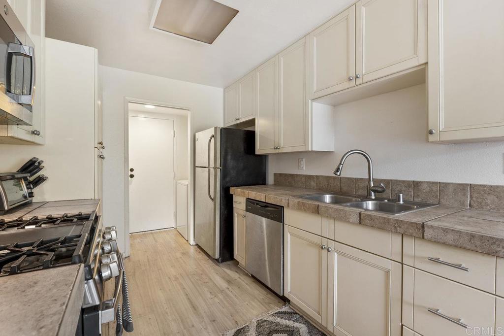 4241 Mesa Vista Way 3