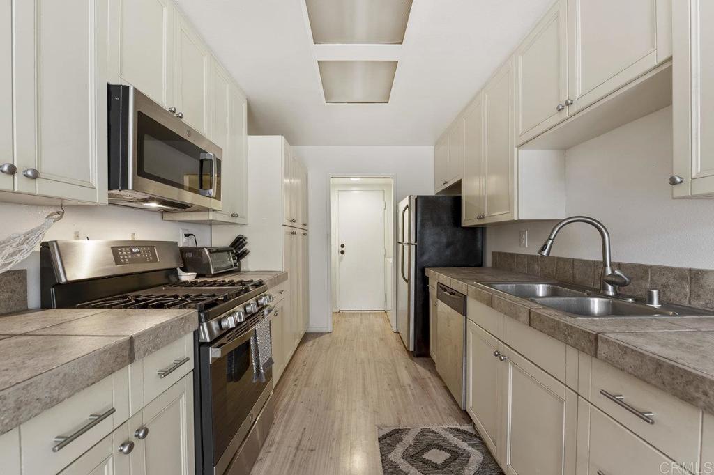 4241 Mesa Vista Way 3