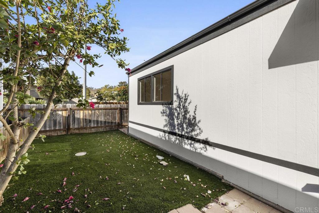 2550 E Valley Parkway 31