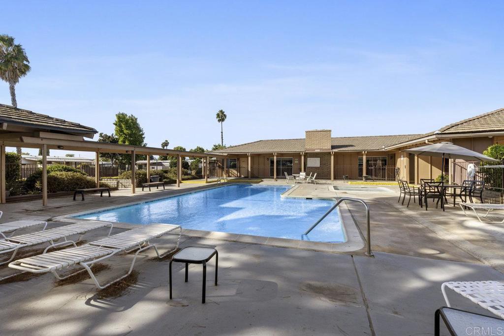 2550 E Valley Parkway 31