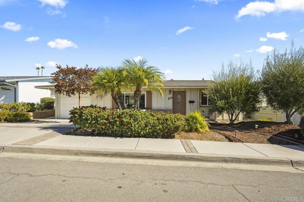 919 La Fiesta Way