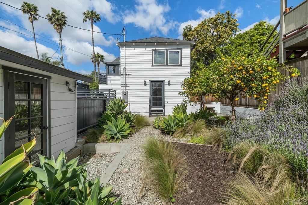 1400 Angelus Avenue