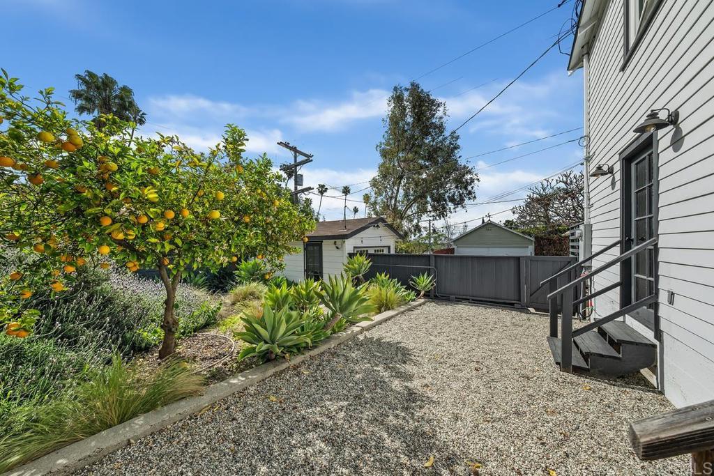 1400 Angelus Avenue