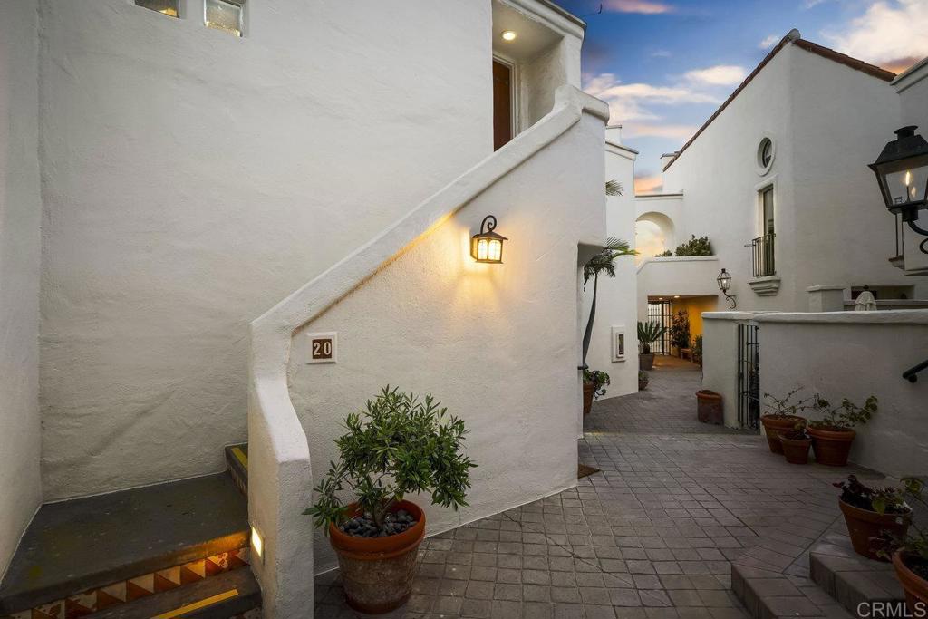 303 Coast Boulevard 20