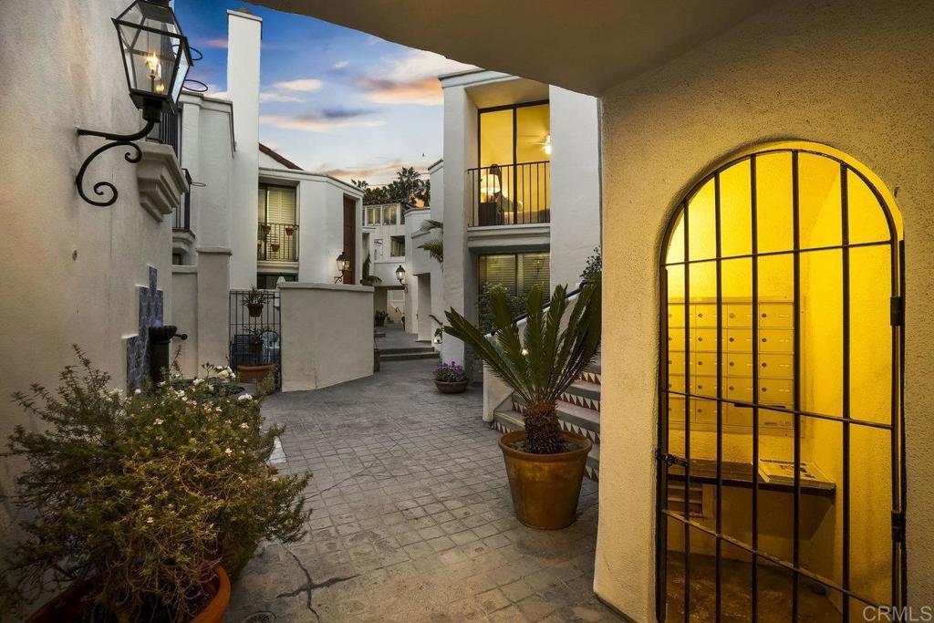 303 Coast Boulevard 20