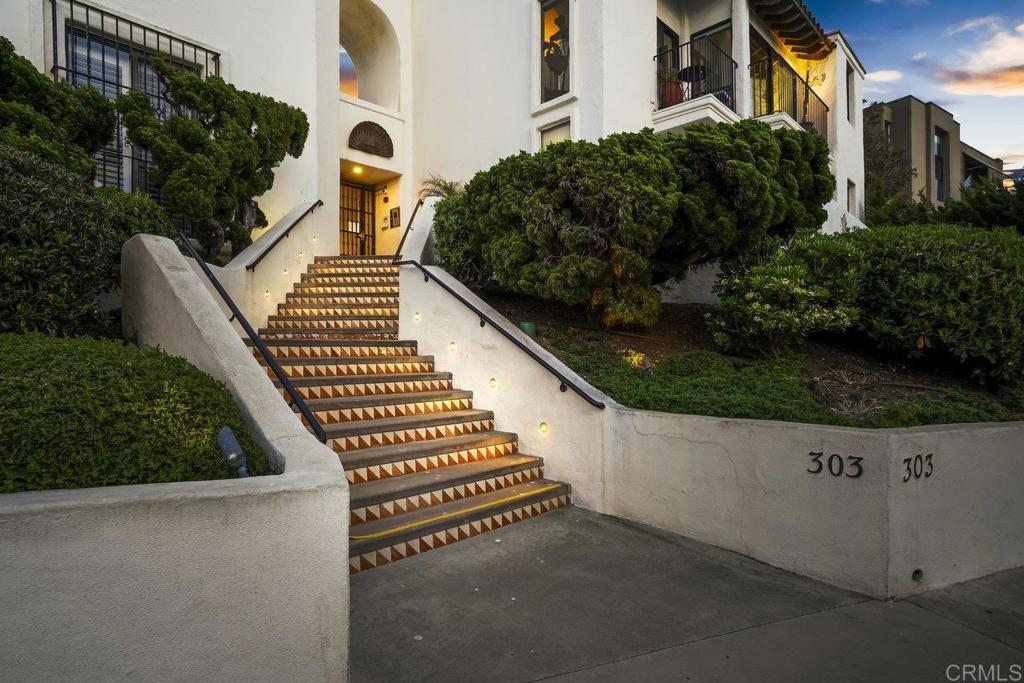 303 Coast Boulevard 20