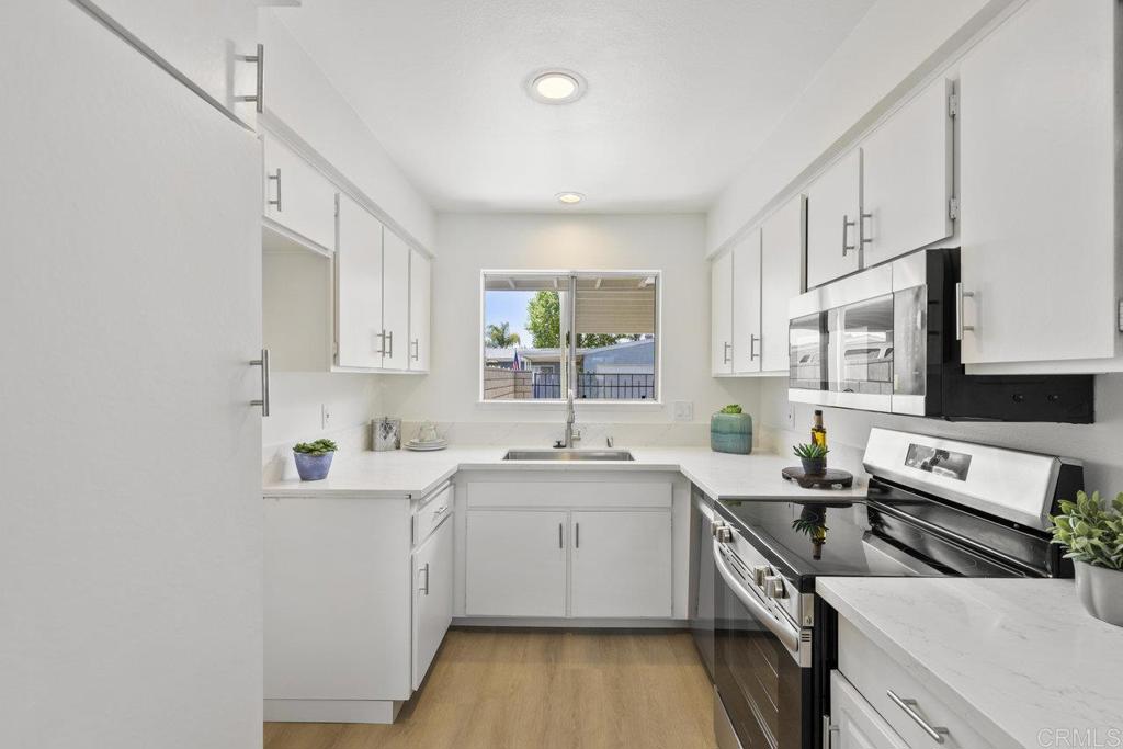 3689 Bartlett Avenue