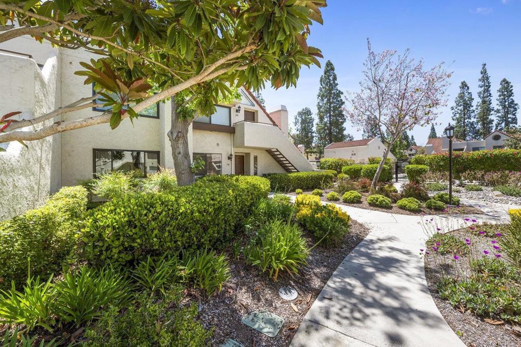 17985 Caminito Pinero 190