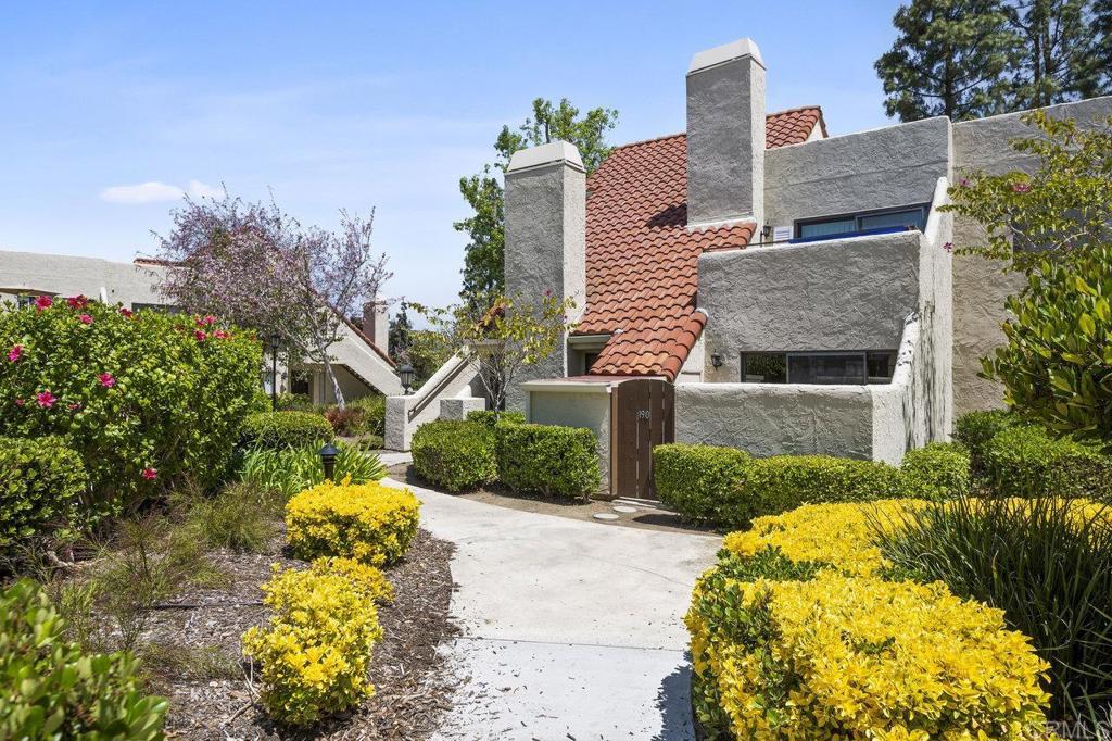 17985 Caminito Pinero 190