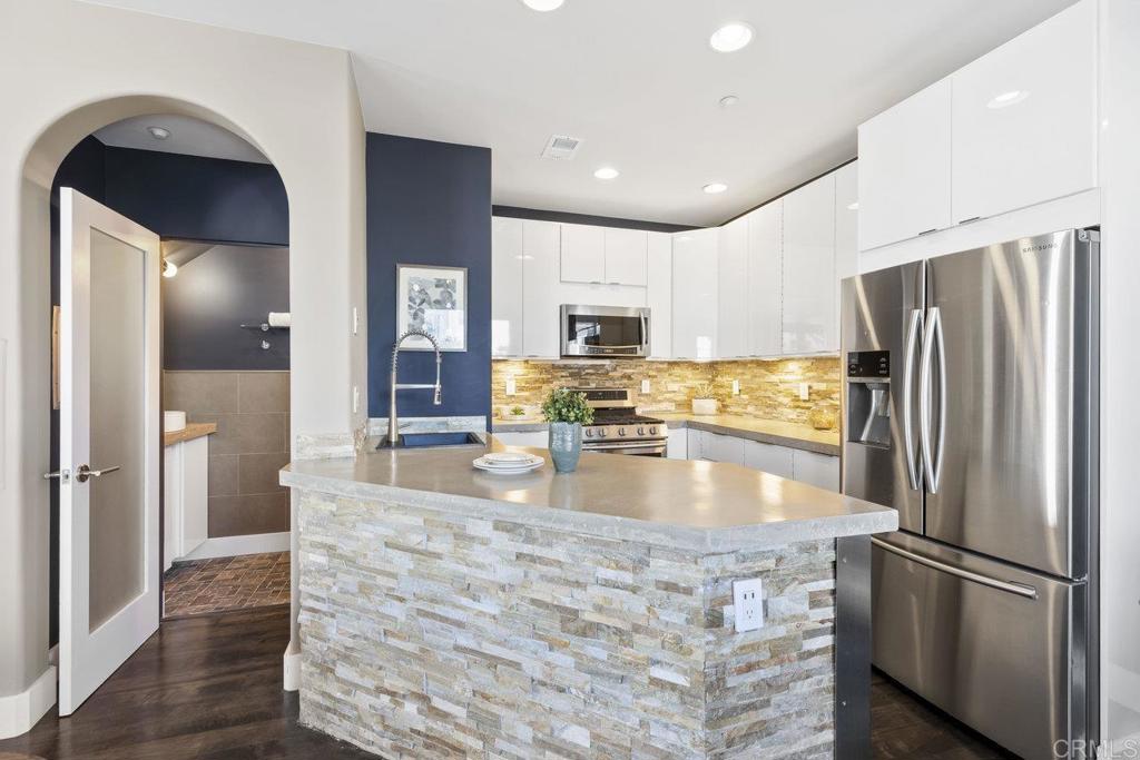 775 Harbor Cliff Way 164