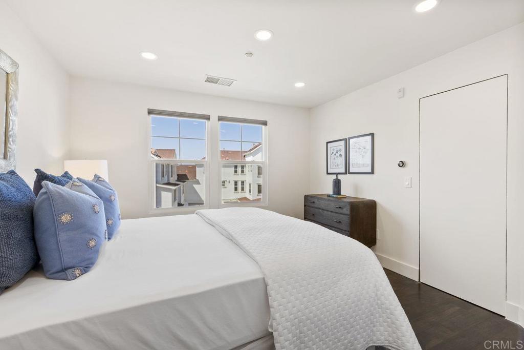 775 Harbor Cliff Way 164