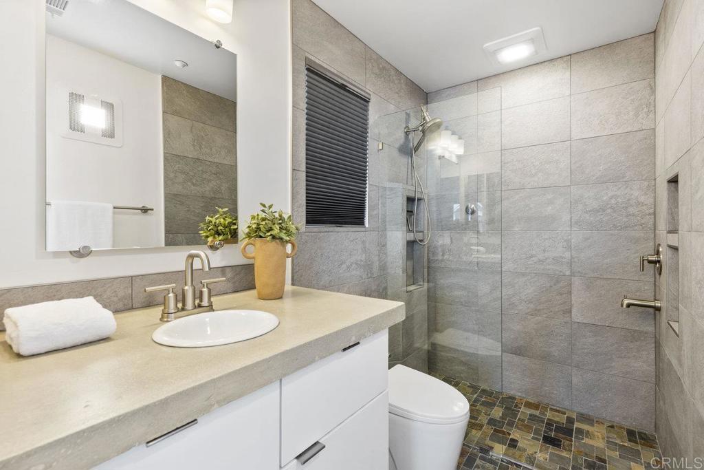 775 Harbor Cliff Way 164