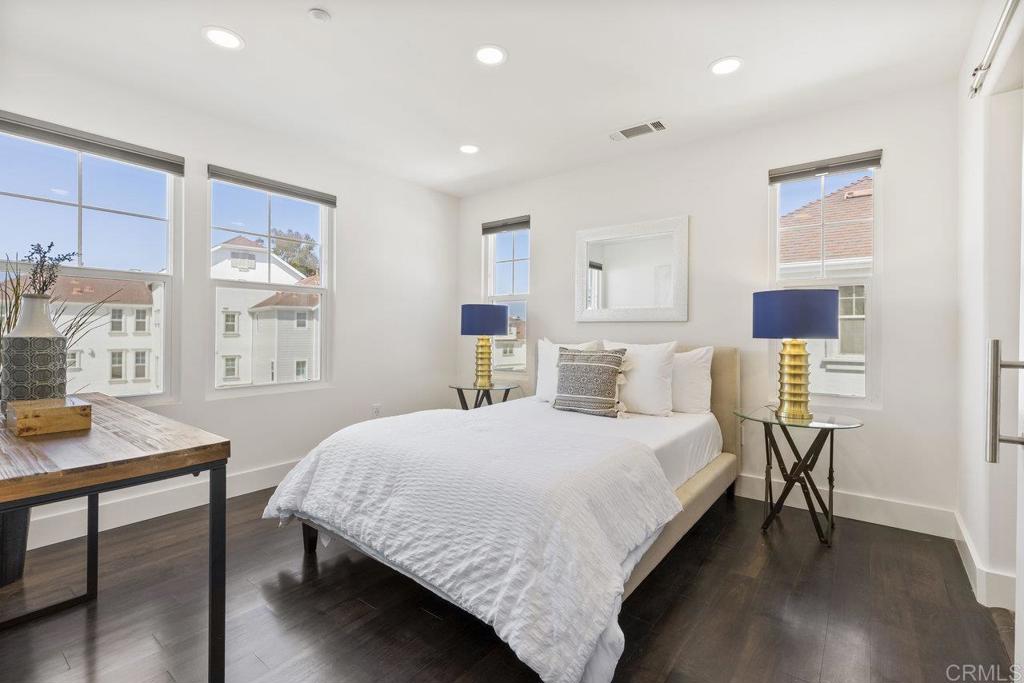 775 Harbor Cliff Way 164