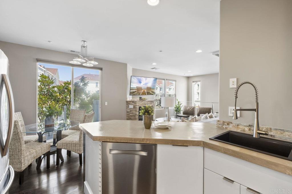 775 Harbor Cliff Way 164