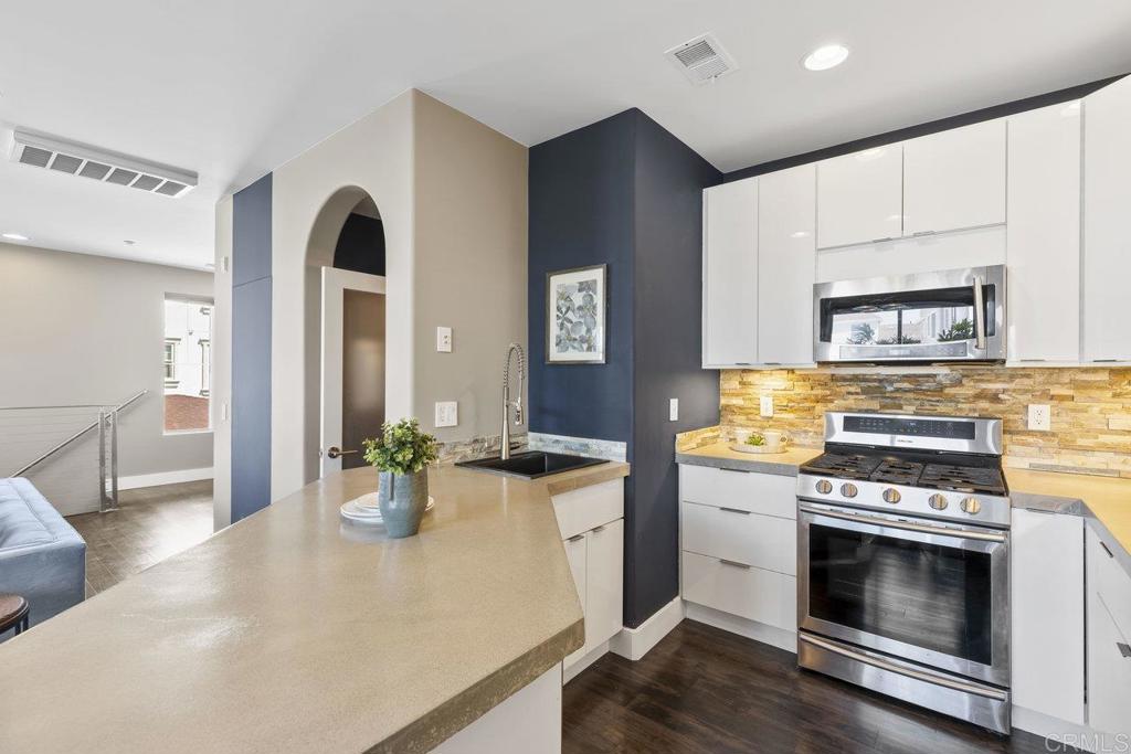 775 Harbor Cliff Way 164