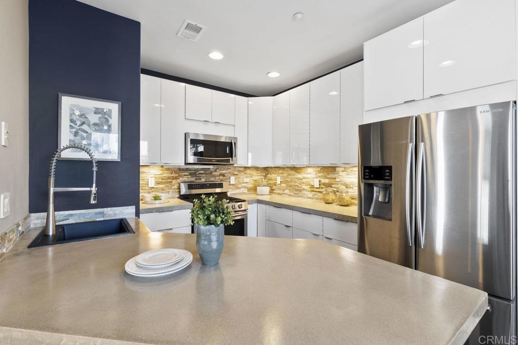 775 Harbor Cliff Way 164