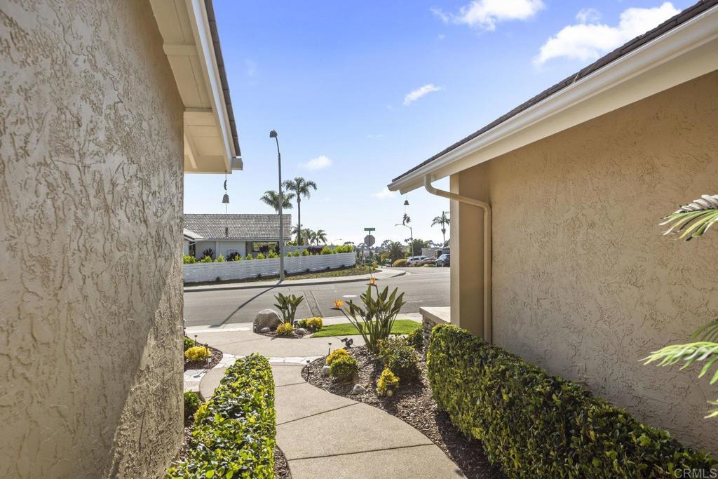 1022 Daisy Avenue