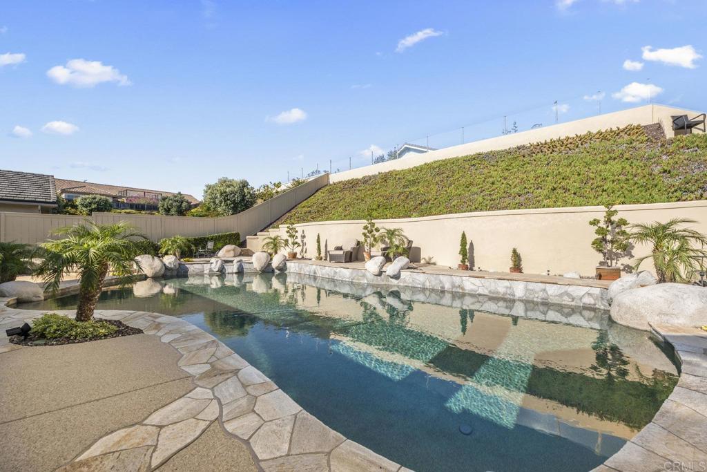 1022 Daisy Avenue