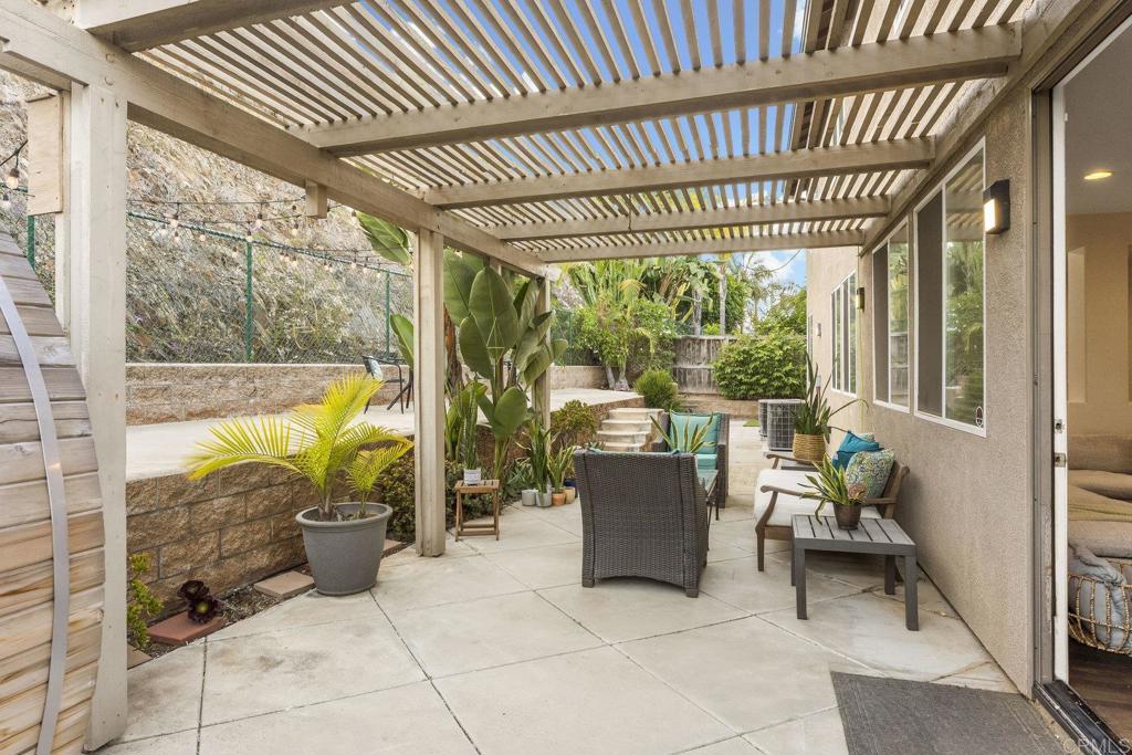 737 W Bel Esprit Circle