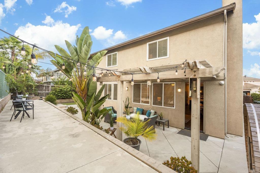 737 W Bel Esprit Circle