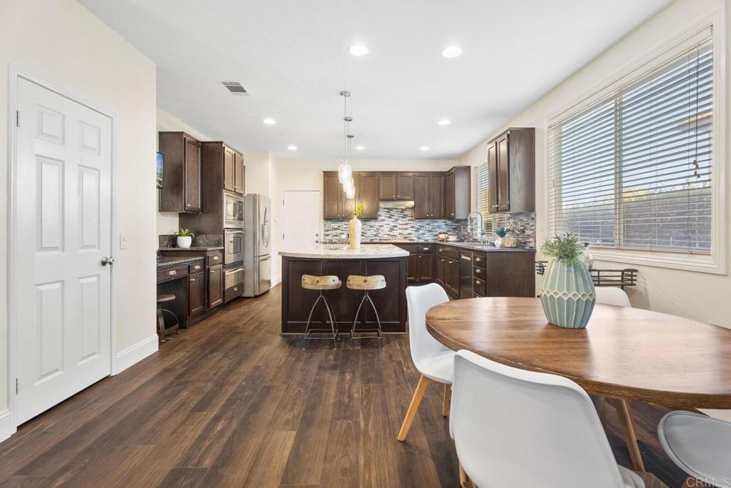 737 W Bel Esprit Circle