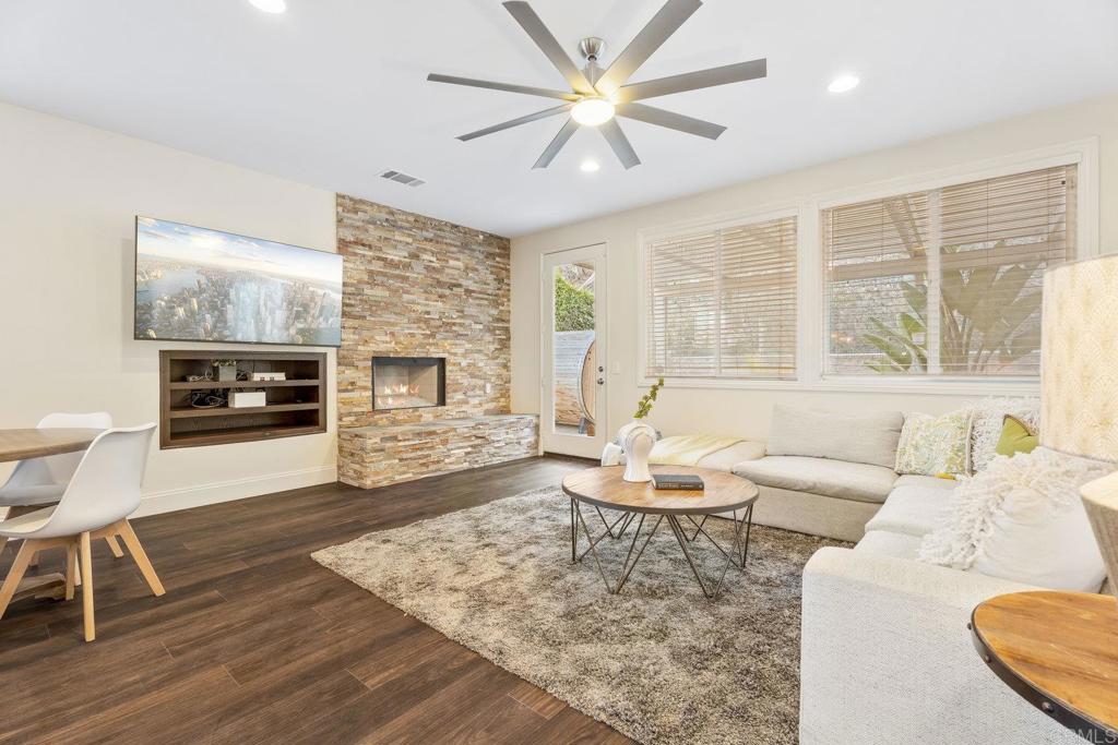 737 W Bel Esprit Circle