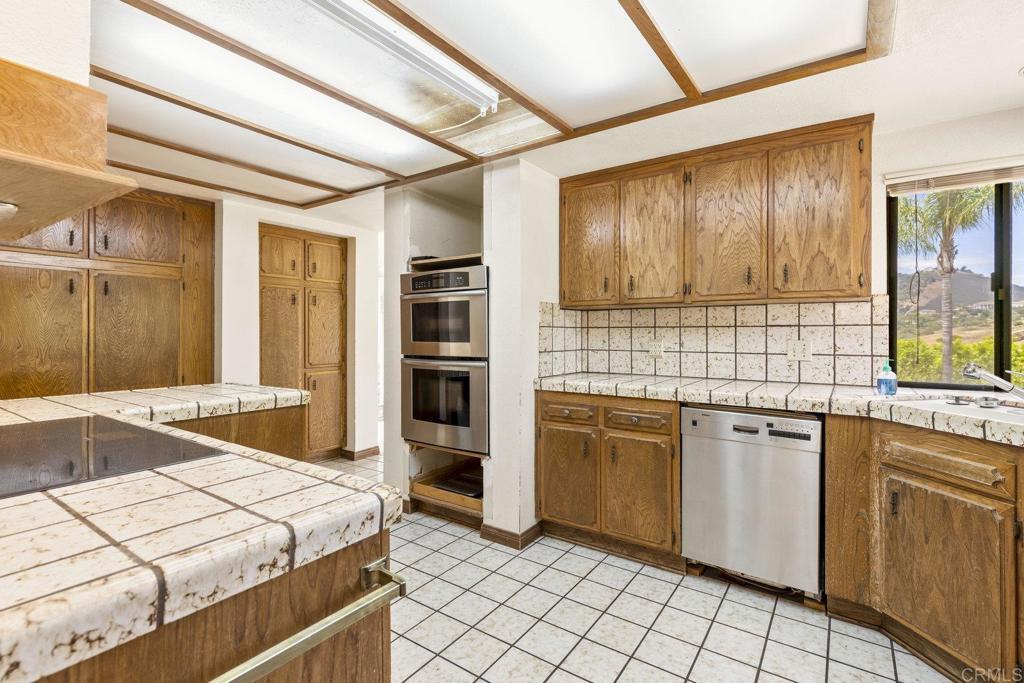 1108 Blue Bird Canyon Trail