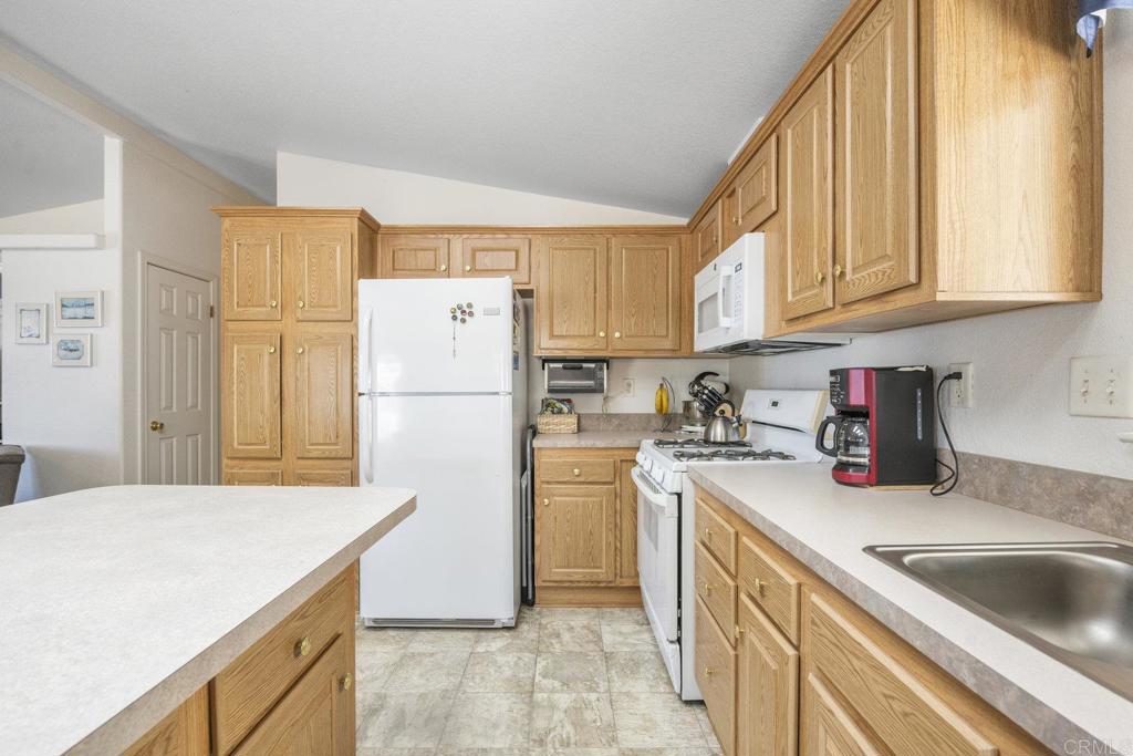 525 W El Norte Parkway #301