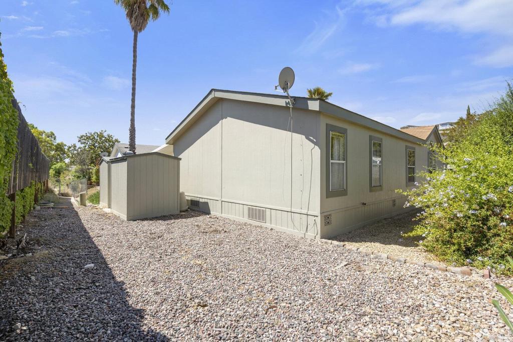 525 W El Norte Parkway #301