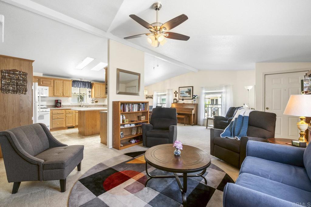 525 W El Norte Parkway #301