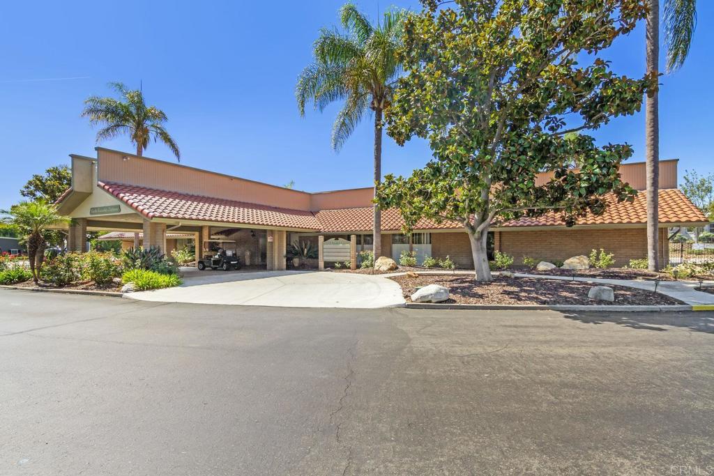 525 W El Norte Parkway #301