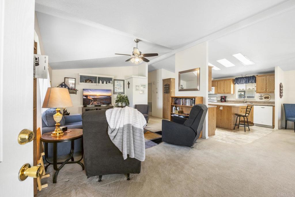 525 W El Norte Parkway #301