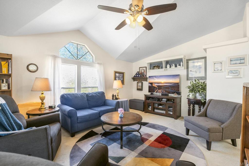 525 W El Norte Parkway #301