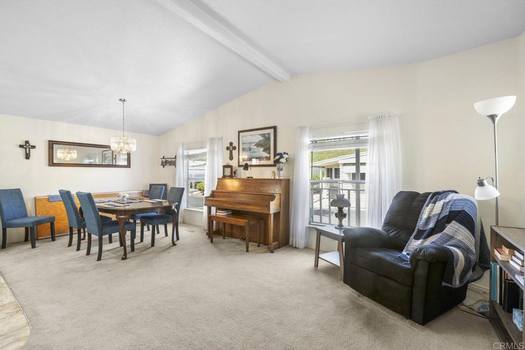 525 W El Norte Parkway #301