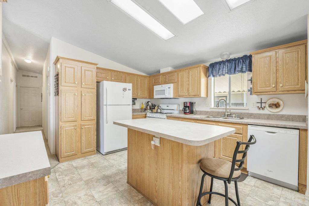 525 W El Norte Parkway #301