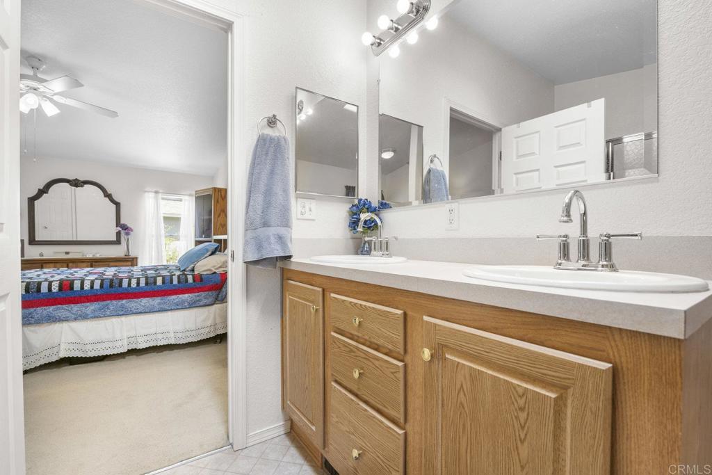 525 W El Norte Parkway #301