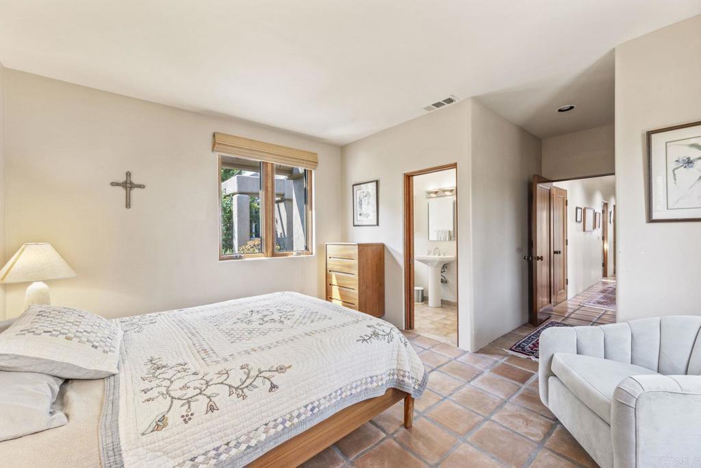 30663 Via Maria Elena