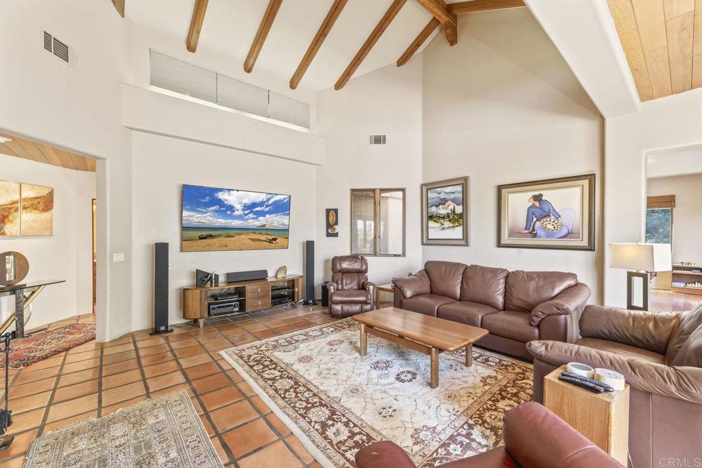 30663 Via Maria Elena