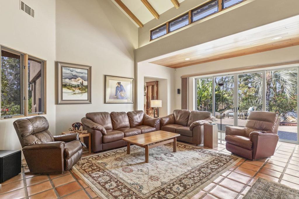 30663 Via Maria Elena