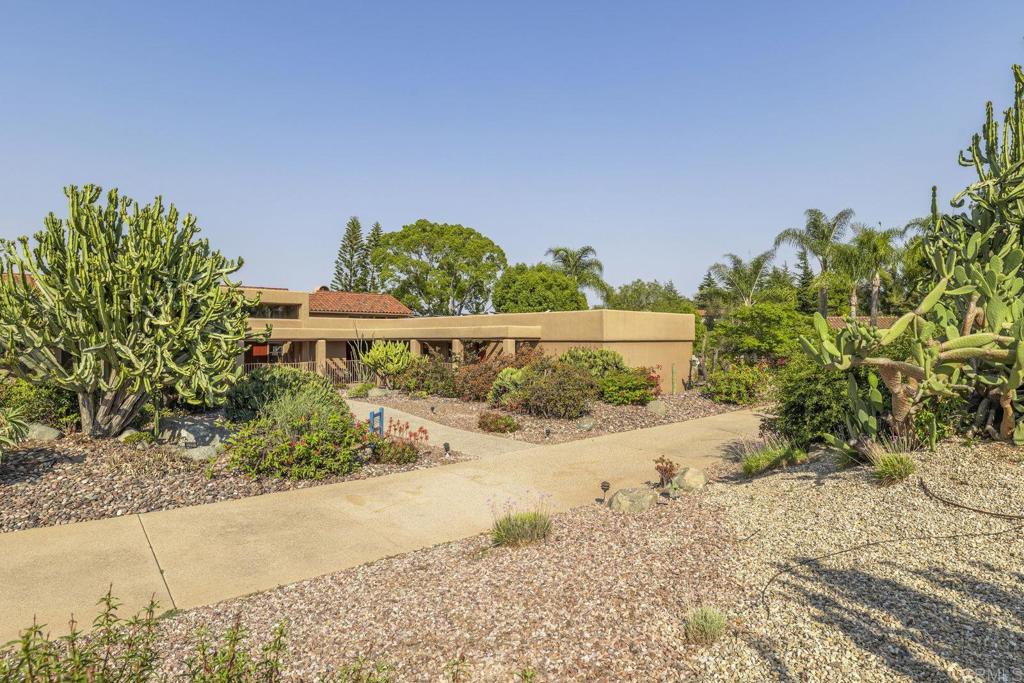 30663 Via Maria Elena