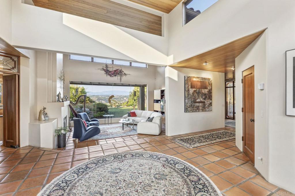 30663 Via Maria Elena