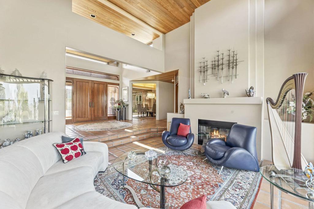 30663 Via Maria Elena