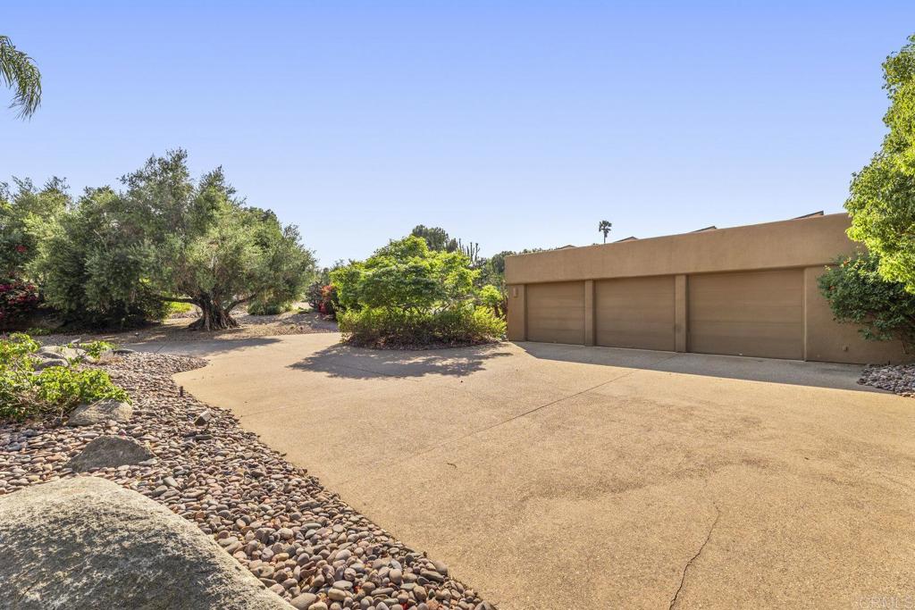 30663 Via Maria Elena