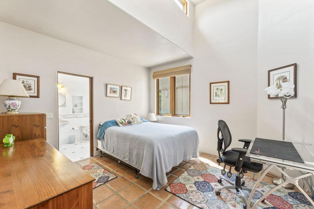 30663 Via Maria Elena