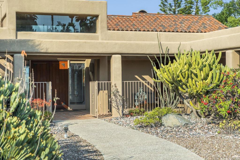 30663 Via Maria Elena