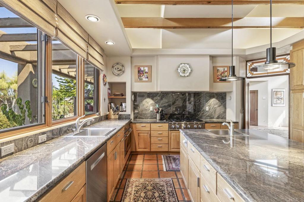 30663 Via Maria Elena